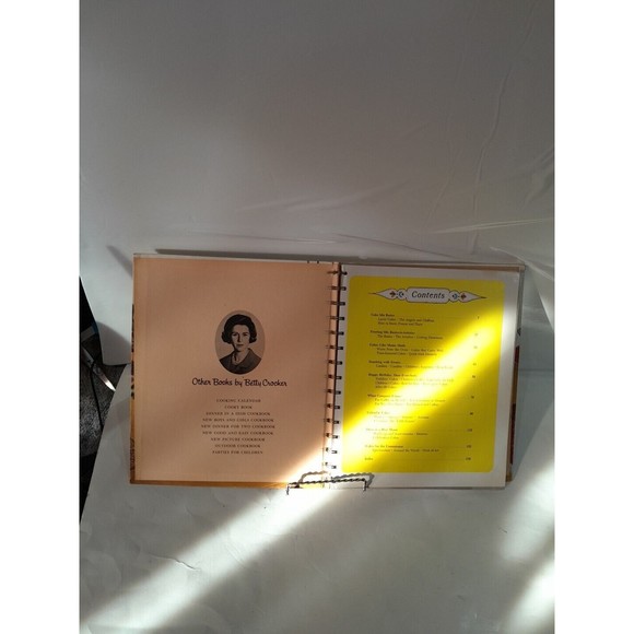 Betty Crocker's Cake and Frosting Mix Cookbook 1966 1st Ed/1st Print HC Spiral - Picture 3 of 6